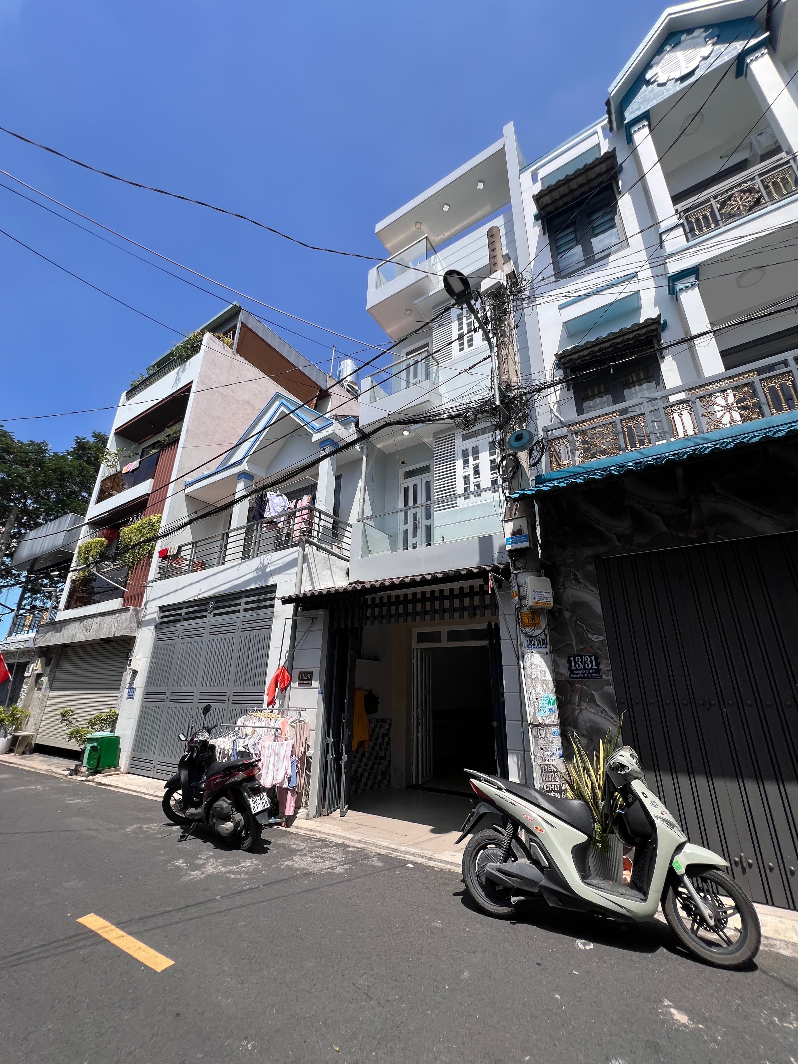 Nhà gấp bán